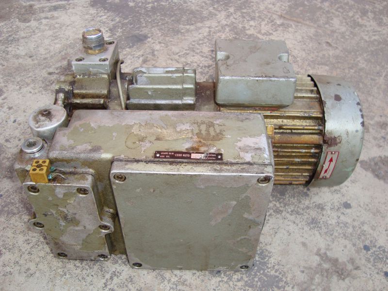 vacuum_pump.JPG